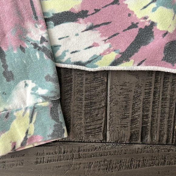 Colsie Tie Dyed Rolled Hem Cropped Sweatshirt and Shorts Set - Picture 7 of 9